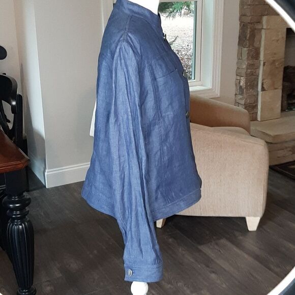 Company Ellen Tracy Blue Linen Button Down Shirt - Picture 2 of 8